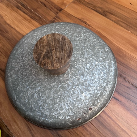 Metal Cake Plate - Picture 4 of 4